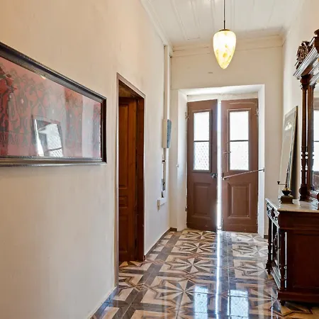 Premium In Historischem Stilaltbau *